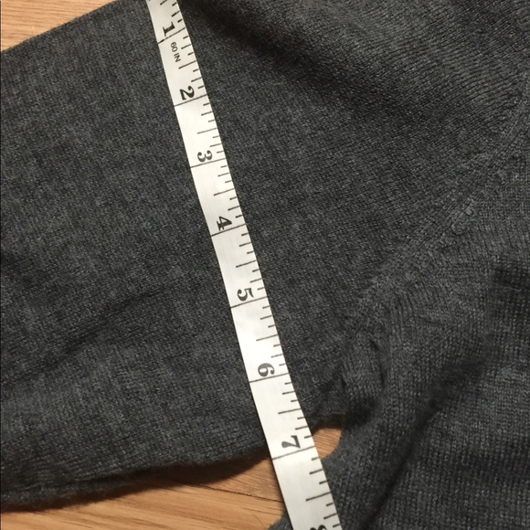 SOLD TAHARI Sweater size XL - Picture 5 of 5
